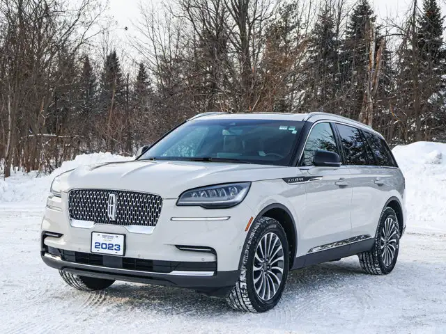 2023 Lincoln Aviator Reserve- Pano Roof - Heated Vented Seats - Photo 8