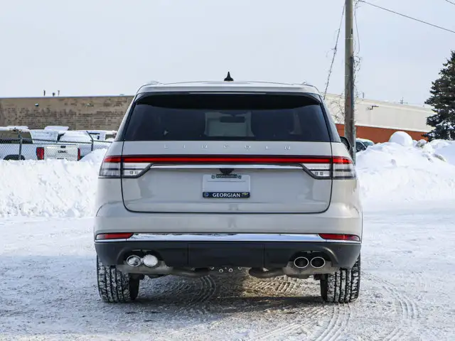 2023 Lincoln Aviator Reserve- Pano Roof - Heated Vented Seats - Photo 12