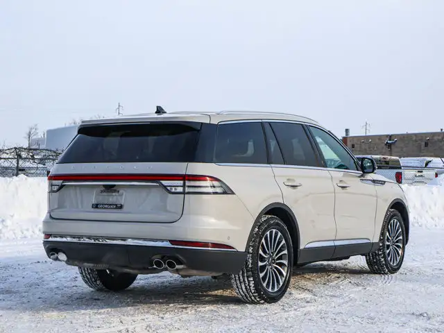 2023 Lincoln Aviator Reserve- Pano Roof - Heated Vented Seats - Photo 16