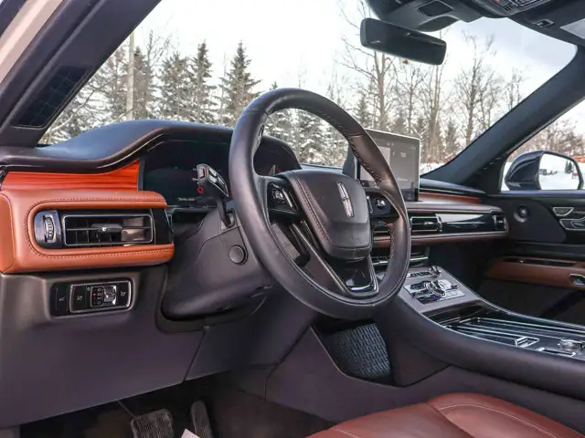 2023 Lincoln Aviator Reserve- Pano Roof - Heated Vented Seats - Photo 19