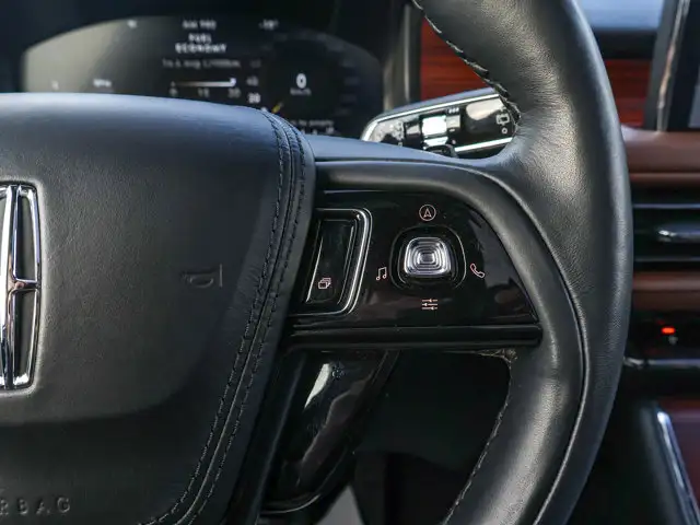 2023 Lincoln Aviator Reserve- Pano Roof - Heated Vented Seats - Photo 25