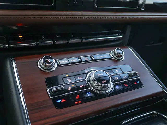 2023 Lincoln Aviator Reserve- Pano Roof - Heated Vented Seats - Photo 32