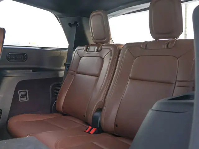 2023 Lincoln Aviator Reserve- Pano Roof - Heated Vented Seats - Photo 39