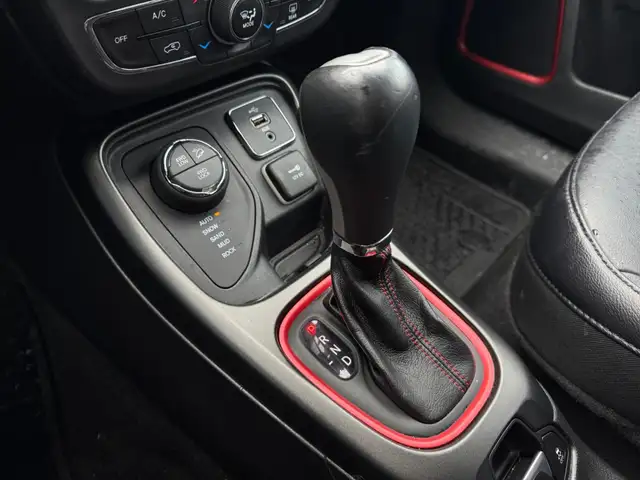 2017 Jeep Compass 4x4 | TRAILHAWK | PANO ROOF | LEATHER | POWER - Photo 16