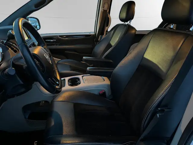 2015 Dodge Grand Caravan SXT PREMIUM PLUS | STOW N GO | NAVI | B - Photo 10