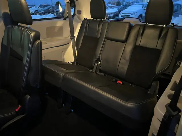 2015 Dodge Grand Caravan SXT PREMIUM PLUS | STOW N GO | NAVI | B - Photo 12