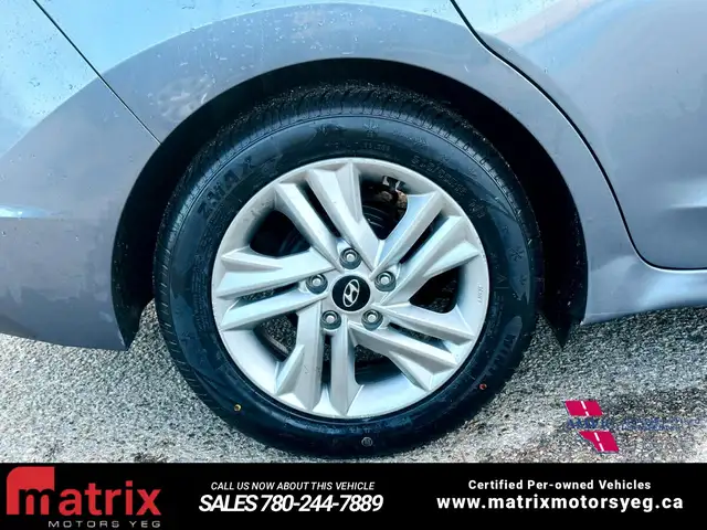 2020 Hyundai Elantra Limited - Photo 2