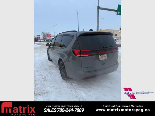 2025 Chrysler Pacifica Limited S - Photo 5