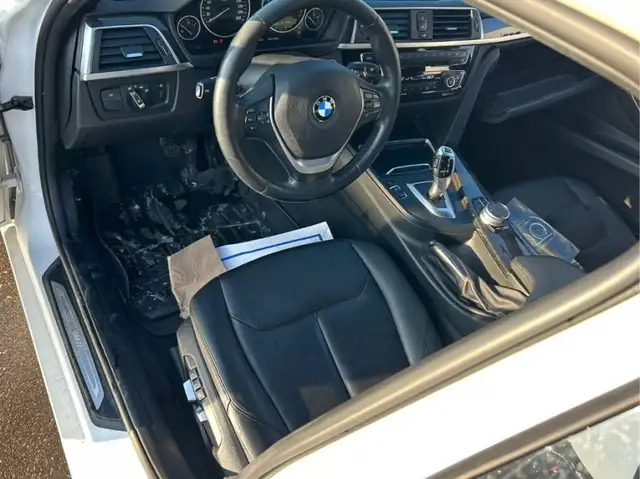 2017 BMW 3 SERIES  AWD  330I XDRIVE - Photo 9