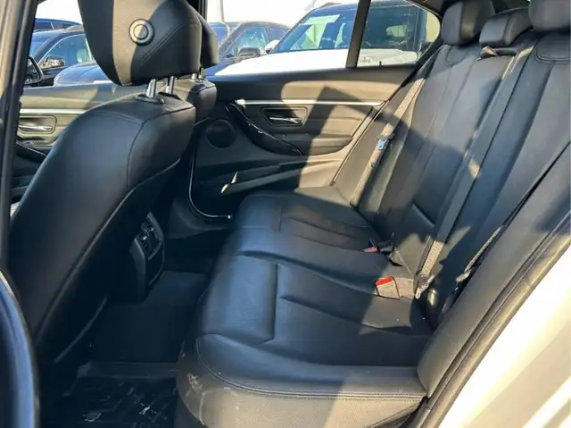 2017 BMW 3 SERIES  AWD  330I XDRIVE - Photo 10