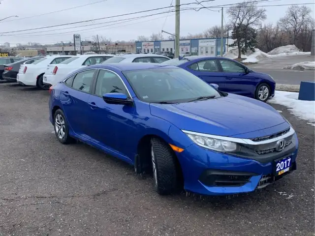 2017 HONDA CIVIC  MUST SEE LX - Photo 4