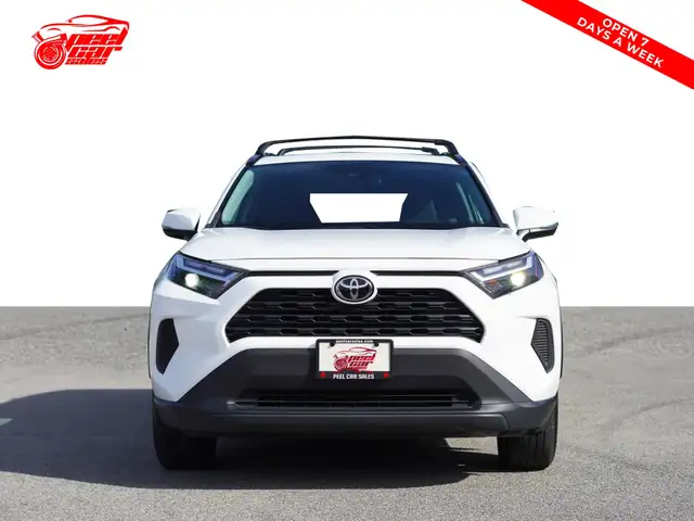 2022 Toyota RAV4 XLE, BSM, Sunroof, Apple carplay, - Photo 2