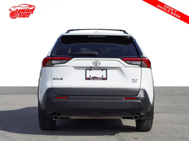 2022 Toyota RAV4 XLE, BSM, Sunroof, Apple carplay, - Photo 3