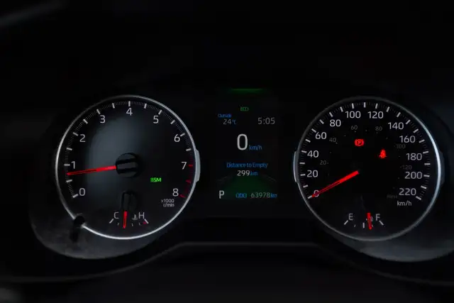 2022 Toyota RAV4 XLE, BSM, Sunroof, Apple carplay, - Photo 21