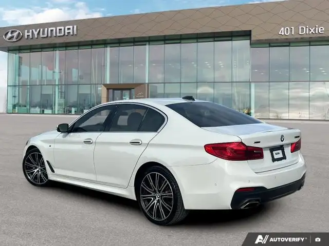 2018 BMW 5 Series 540i xDrive - Photo 3
