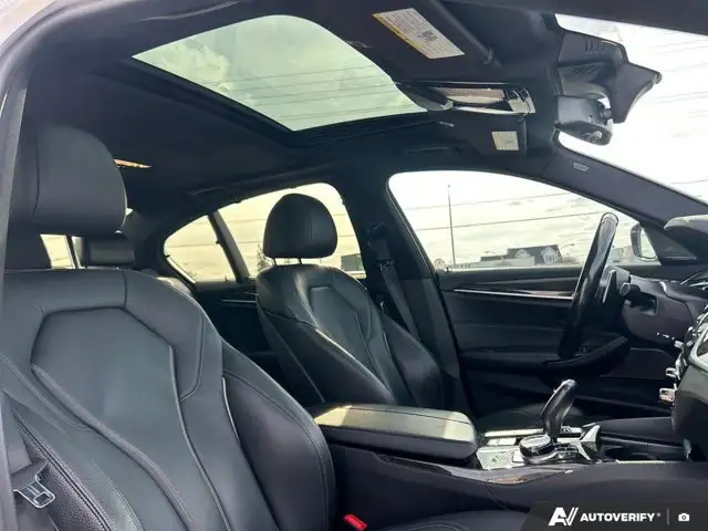 2018 BMW 5 Series 540i xDrive - Photo 25