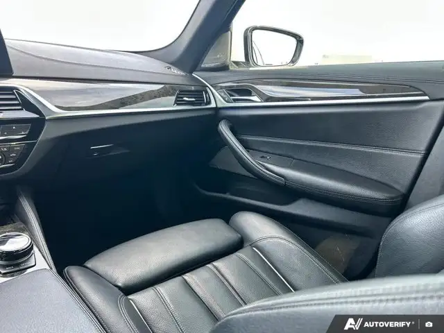 2018 BMW 5 Series 540i xDrive - Photo 28
