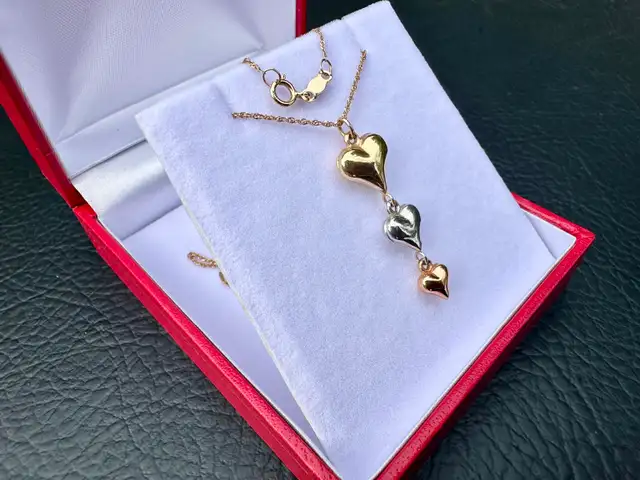 #764 - Triple Heart Linear Drop Pendant in 10K Tri-Tone Gold 18" - Photo 2