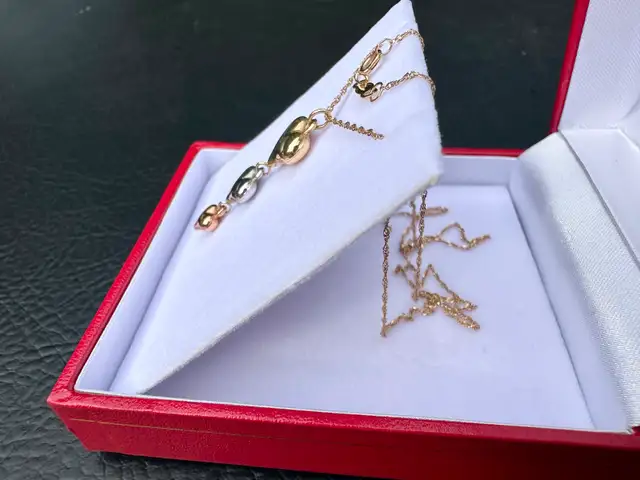 #764 - Triple Heart Linear Drop Pendant in 10K Tri-Tone Gold 18" - Photo 4