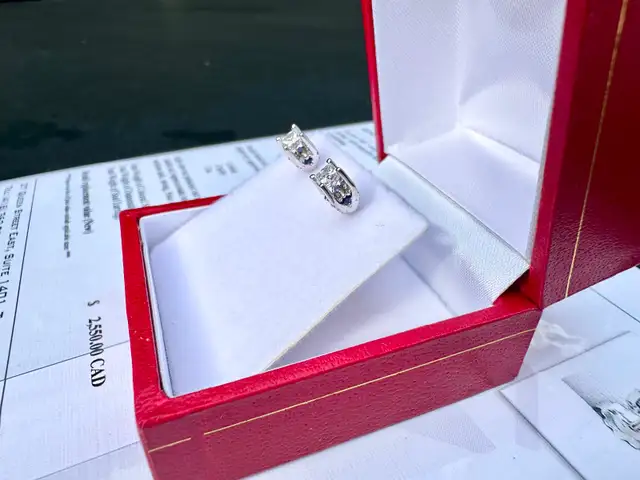 #766 - 14k White Gold, Diamond & Sapphire Vera Wang Studs - Photo 2