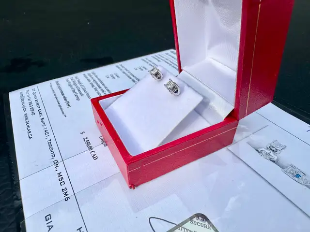 #766 - 14k White Gold, Diamond & Sapphire Vera Wang Studs - Photo 6