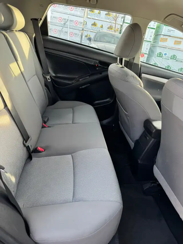 2010 Toyota Matrix : One Owner, No Reported Accidents - Photo 8