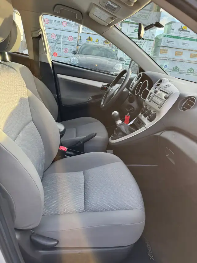 2010 Toyota Matrix : One Owner, No Reported Accidents - Photo 10