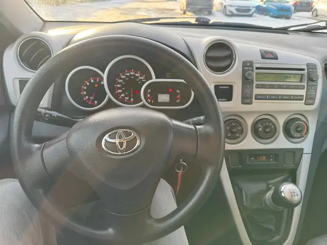 2010 Toyota Matrix : One Owner, No Reported Accidents - Photo 12