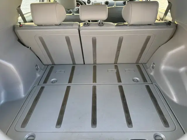 2010 Toyota Matrix : One Owner, No Reported Accidents - Photo 14