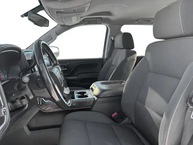 2018 GMC Sierra 1500 SLE / 4x4 - Photo 14