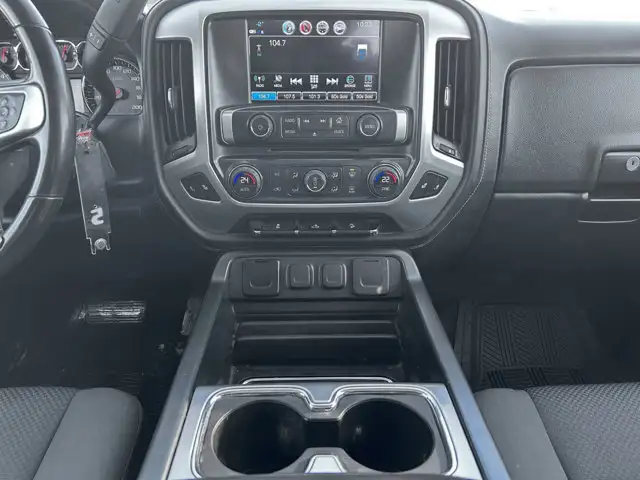 2018 GMC Sierra 1500 SLE / 4x4 - Photo 17