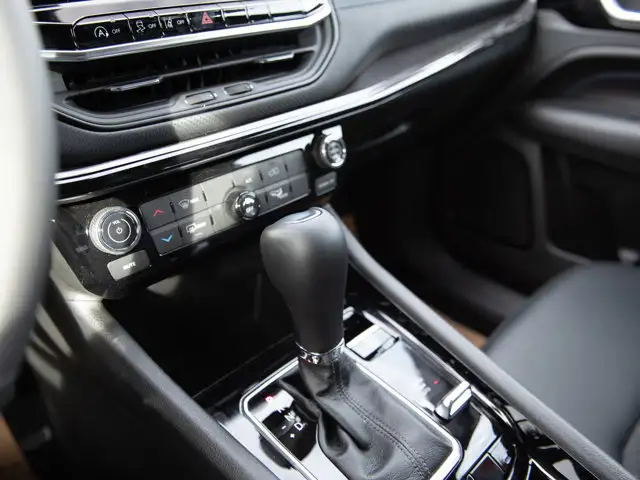 2026 Jeep Compass North - Photo 17