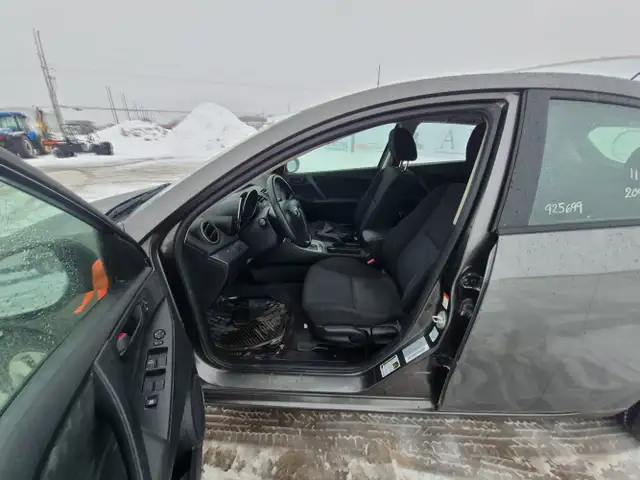 2011 Mazda MAZDA3 Sport - Photo 13