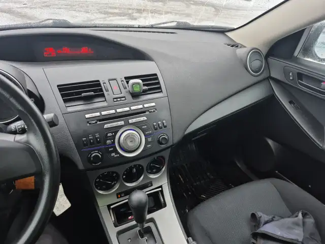 2011 Mazda MAZDA3 Sport - Photo 17