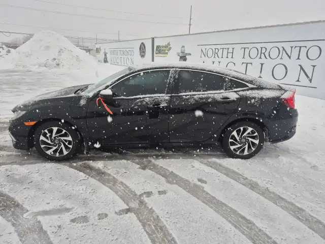 2019 Honda Civic - Photo 2