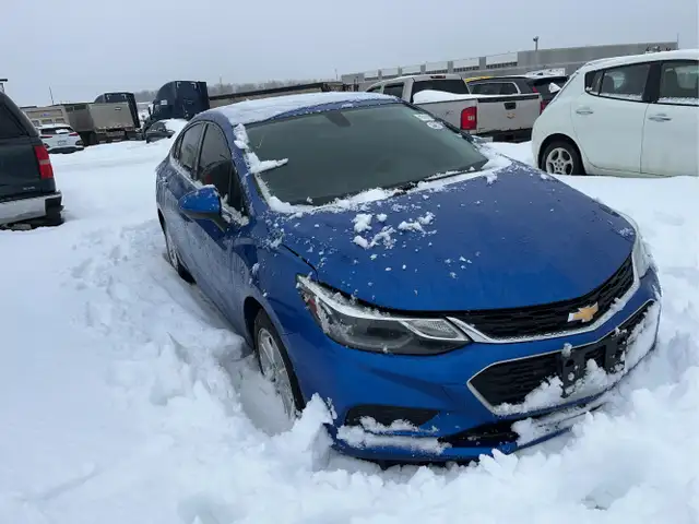 2017 Chevrolet Cruze - Photo 3
