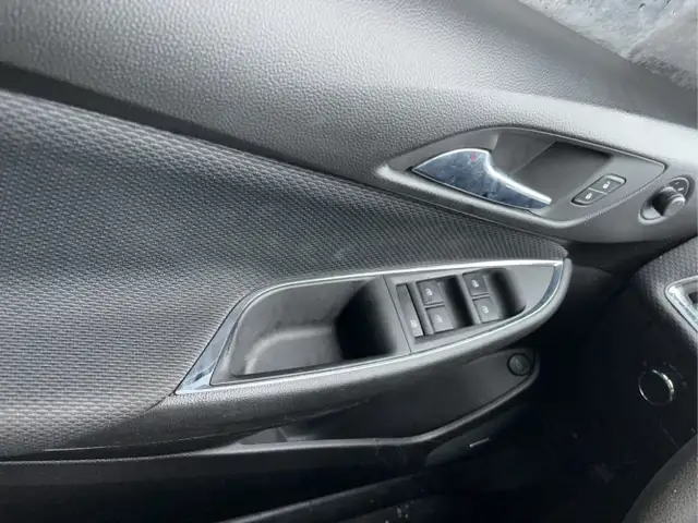 2017 Chevrolet Cruze - Photo 18