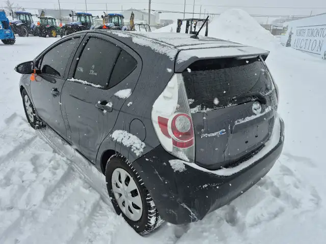 2014 Toyota Prius c - Photo 4