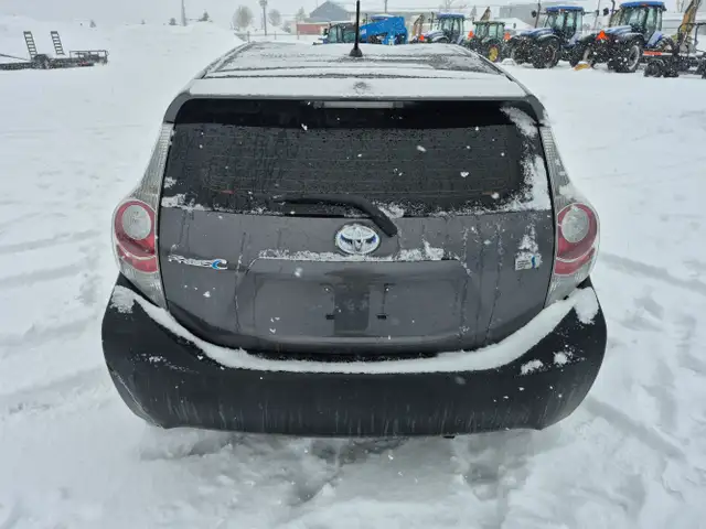 2014 Toyota Prius c - Photo 5