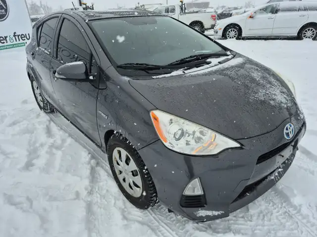 2014 Toyota Prius c - Photo 8