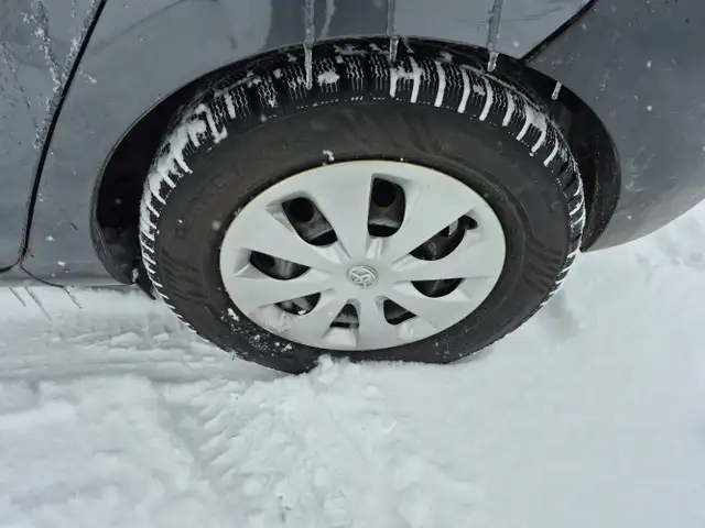 2014 Toyota Prius c - Photo 24