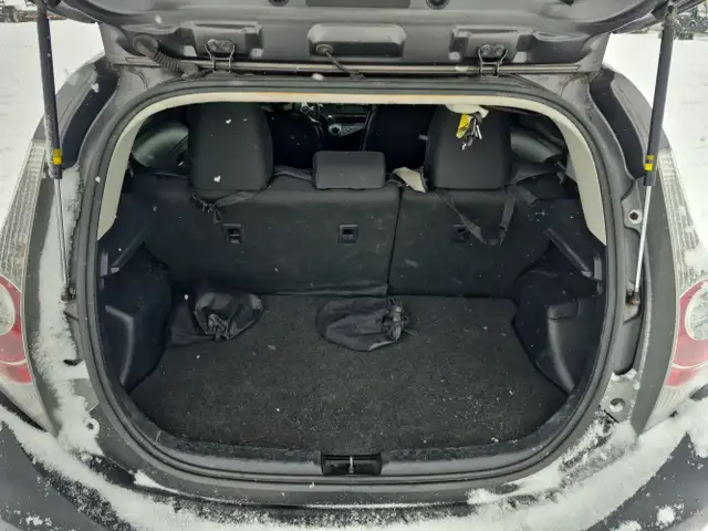 2014 Toyota Prius c - Photo 26