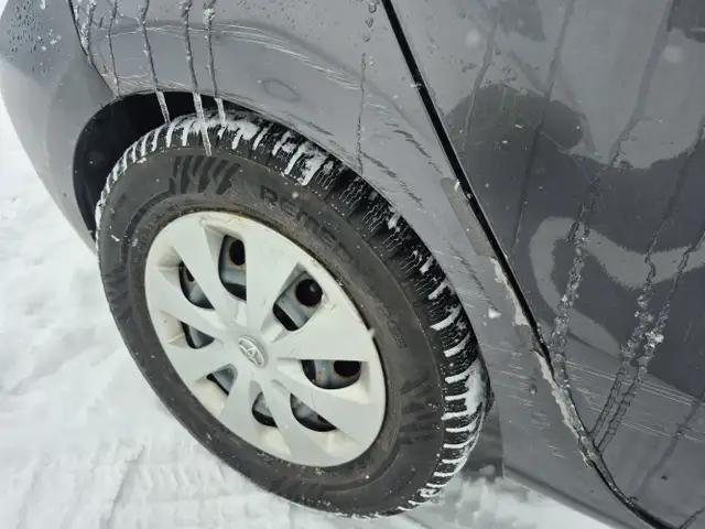 2014 Toyota Prius c - Photo 29