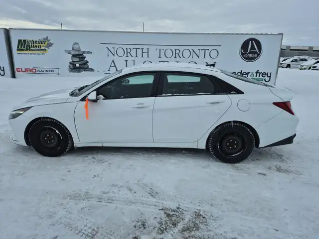 2021 Hyundai ELANTRA - Photo 2