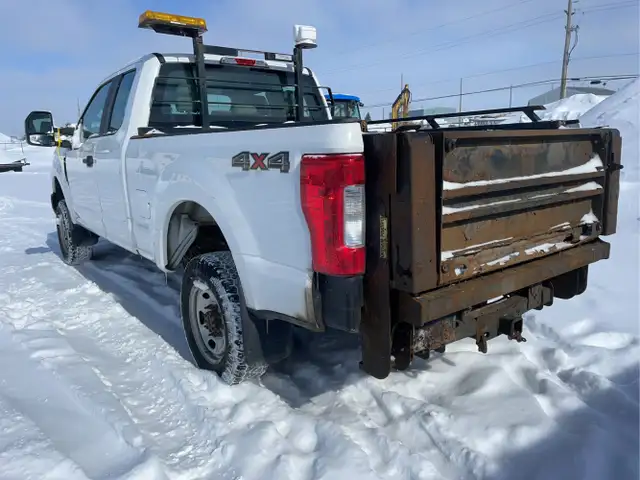 2017 Ford F-250 Super Duty - Photo 3