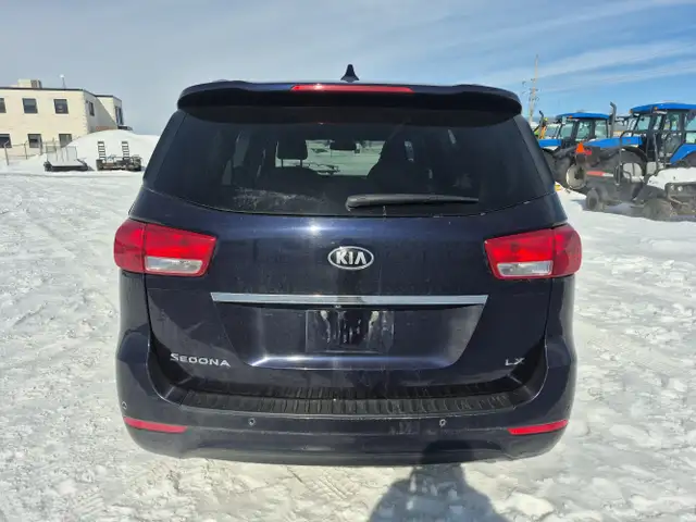 2018 Kia Sedona - Photo 4