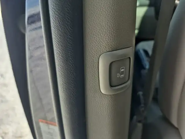 2018 Kia Sedona - Photo 21