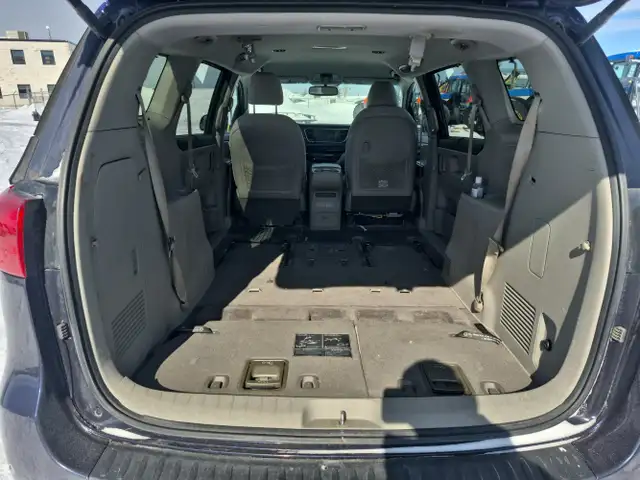 2018 Kia Sedona - Photo 23