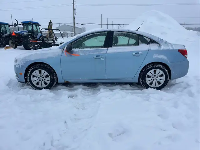 2012 Chevrolet Cruze - Photo 2