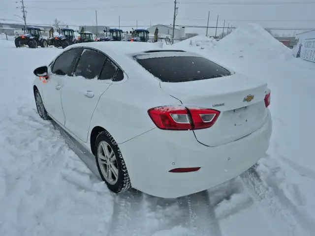 2018 Chevrolet Cruze - Photo 3